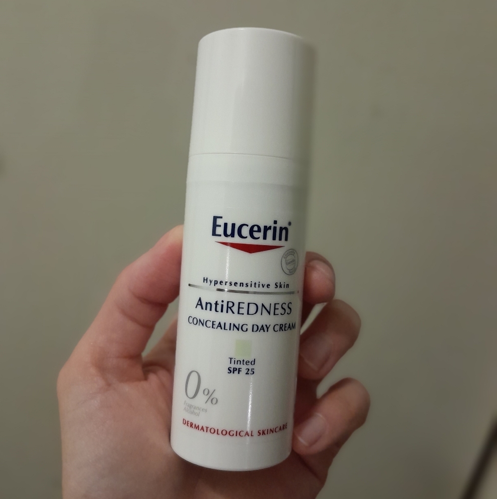 NEW Eucerin Anti Redness Concealing Day Cream Tinted spf25 50ml (exp:202…